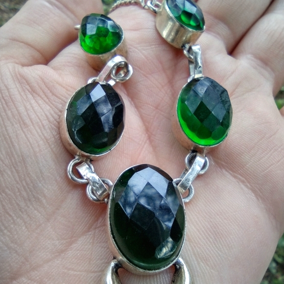 Green Victorian Bohemian Necklace - Picture 2 of 5